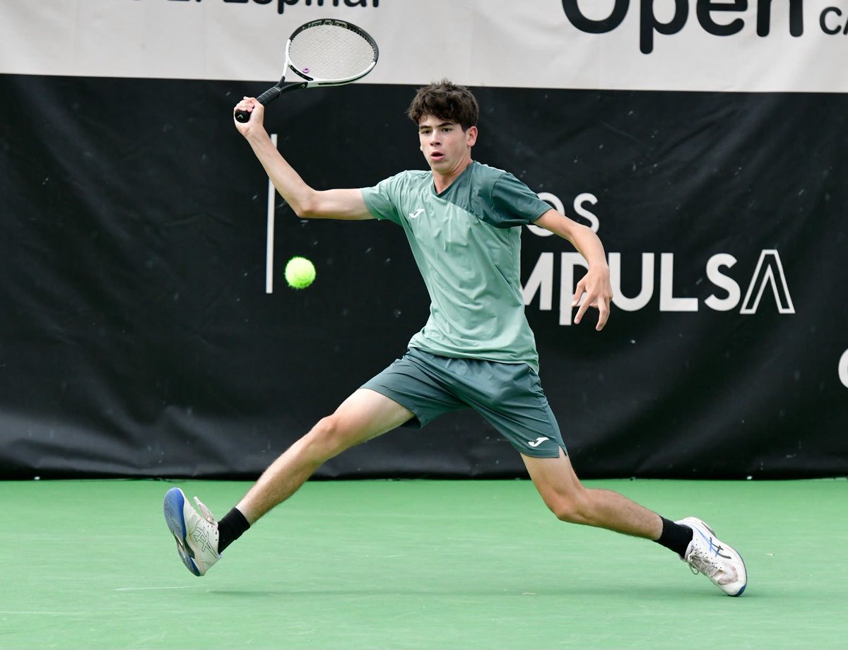 Tenis_Espinar's tweet photo. Estos son los cadetes que pasan a la final del Open Castilla y León Villa de El Espinar 🙌

Pablo Sánchez vs Álvaro Moreno 
Valeria de Pablo vs Lucia Sainz https://t.co/4DgRhxxiSq
