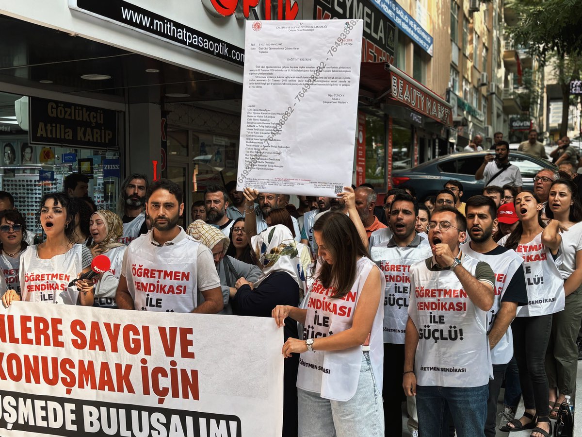 UgurKohan's tweet photo. Mülakat mağduru öğretmenlerin bir an önce göreve başlayarak sevinç yaşamasını ve taban maaş müjdesini sabırsızlıkla bekliyoruz. @ProfDrAGurcan @avabdullahguler @NazimMavis #MülakataAtamaTabanMaaşaYasa https://t.co/lDCB2Upc5b