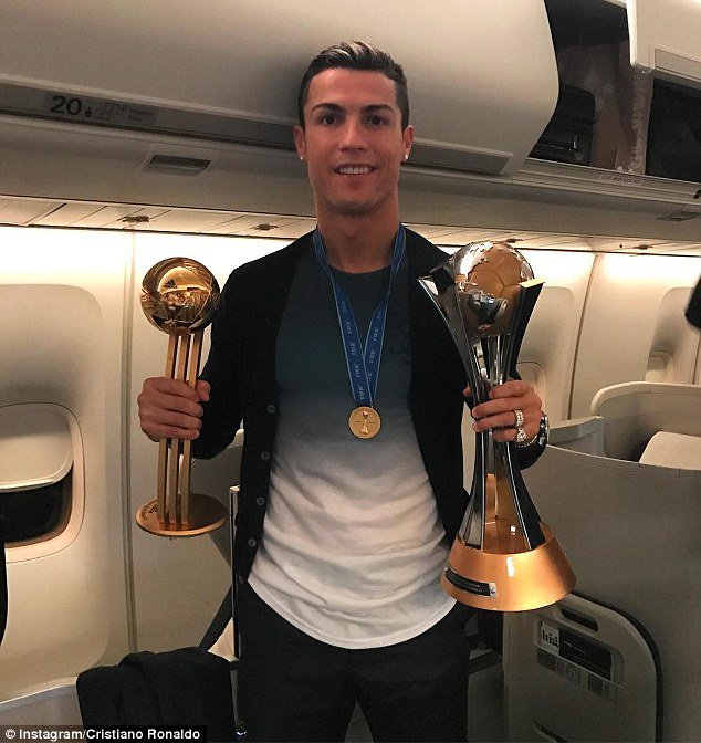 BenYousef_E's tweet photo. "Cristiano Ronaldo has never won MVP in any tournament"

Rare picture of Cristiano posing with his  Honda CRV. https://t.co/7hEXErea9y