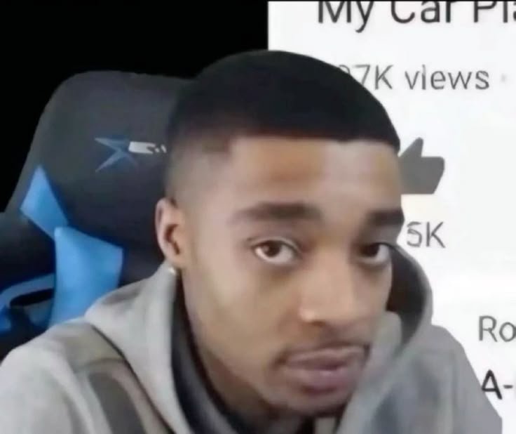 svgacraft's tweet photo. que paja esta temática de presentadoras sin gracia sentados en silloncitos haciendo preguntas de re mierda akjdkd prefiero comerme 2 horas de alfombra roja criticando como se visten los streamers y a illijuan llevando a toda su familia

#LaVeladaDelAñoVI https://t.co/tdPcq4ds8m