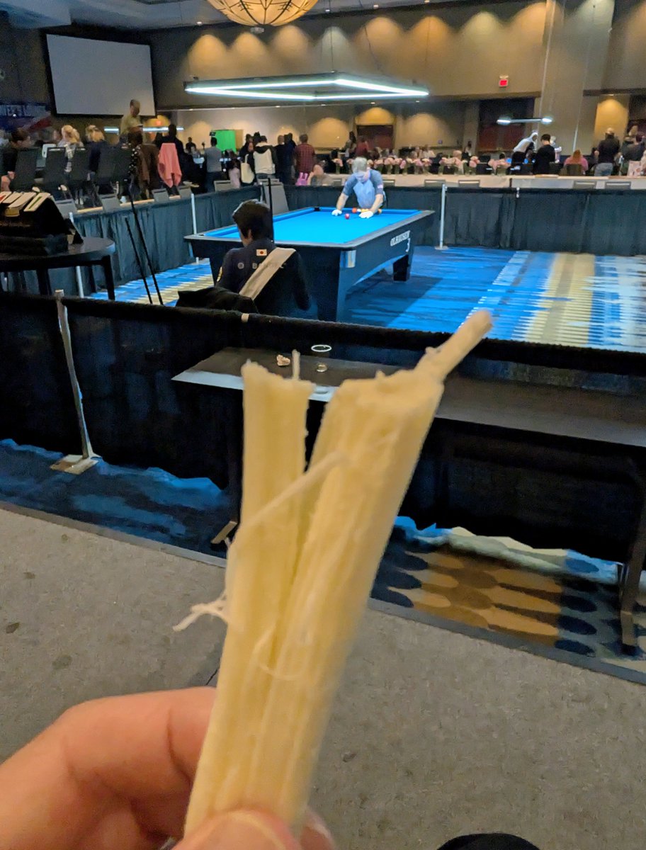 billiards89's tweet photo. 観戦してるおじさんから頂いたさけるチーズが無茶美味い件。 https://t.co/q0FPEMkgzR