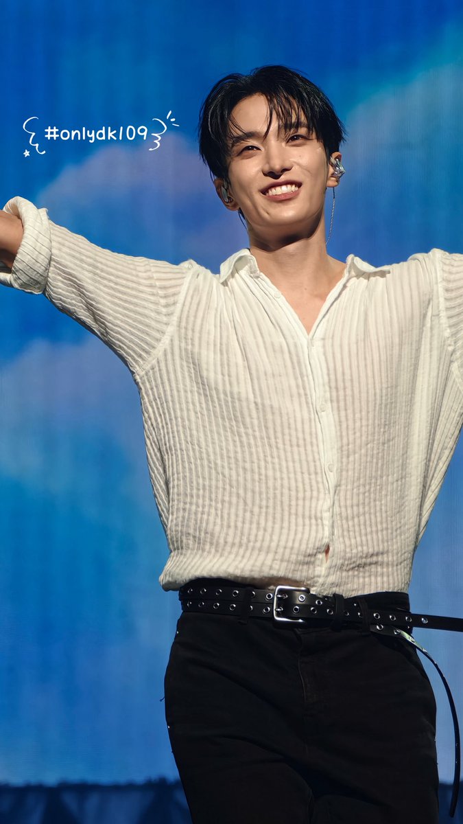 onlydk109's tweet photo. DxS Serenade Kaohsiung Day 2 

You just shine on stage (˶˃ ᵕ ˂˶)

#dk #dxs #dokyeom #seventeen #dxsserenade https://t.co/okD9bqZCLM