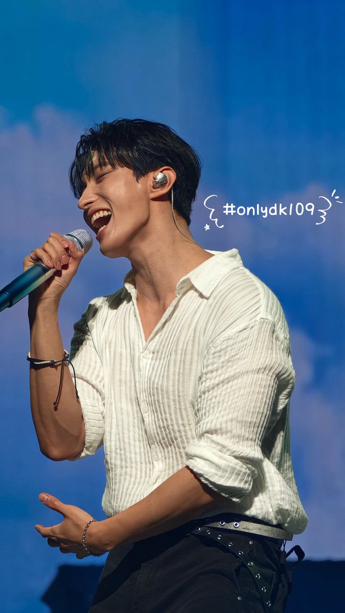 onlydk109's tweet photo. DxS Serenade Kaohsiung Day 2 

You just shine on stage (˶˃ ᵕ ˂˶)

#dk #dxs #dokyeom #seventeen #dxsserenade https://t.co/okD9bqZCLM