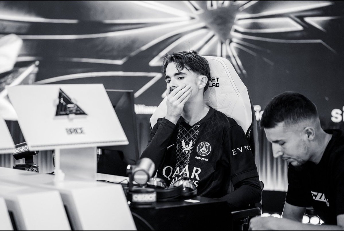 Yansoooooooo's tweet photo. Force frero tu reviendras prendre ton dû❤️❤️❤️ https://t.co/25BnCS2P1b