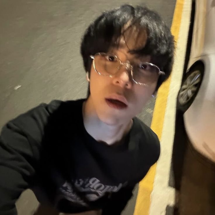 miggimage's tweet photo. 🐶🐥 cw / omegaverse. 

of course the first thing yh did was refuse, even though ten seconds later it was totally pointless because mg was seriously unbearable. his scent. his touch. fuck, yh was being pushed to his absolute limit, and he gave in. lost to every instinct- https://t.co/Ks47Edo32o
