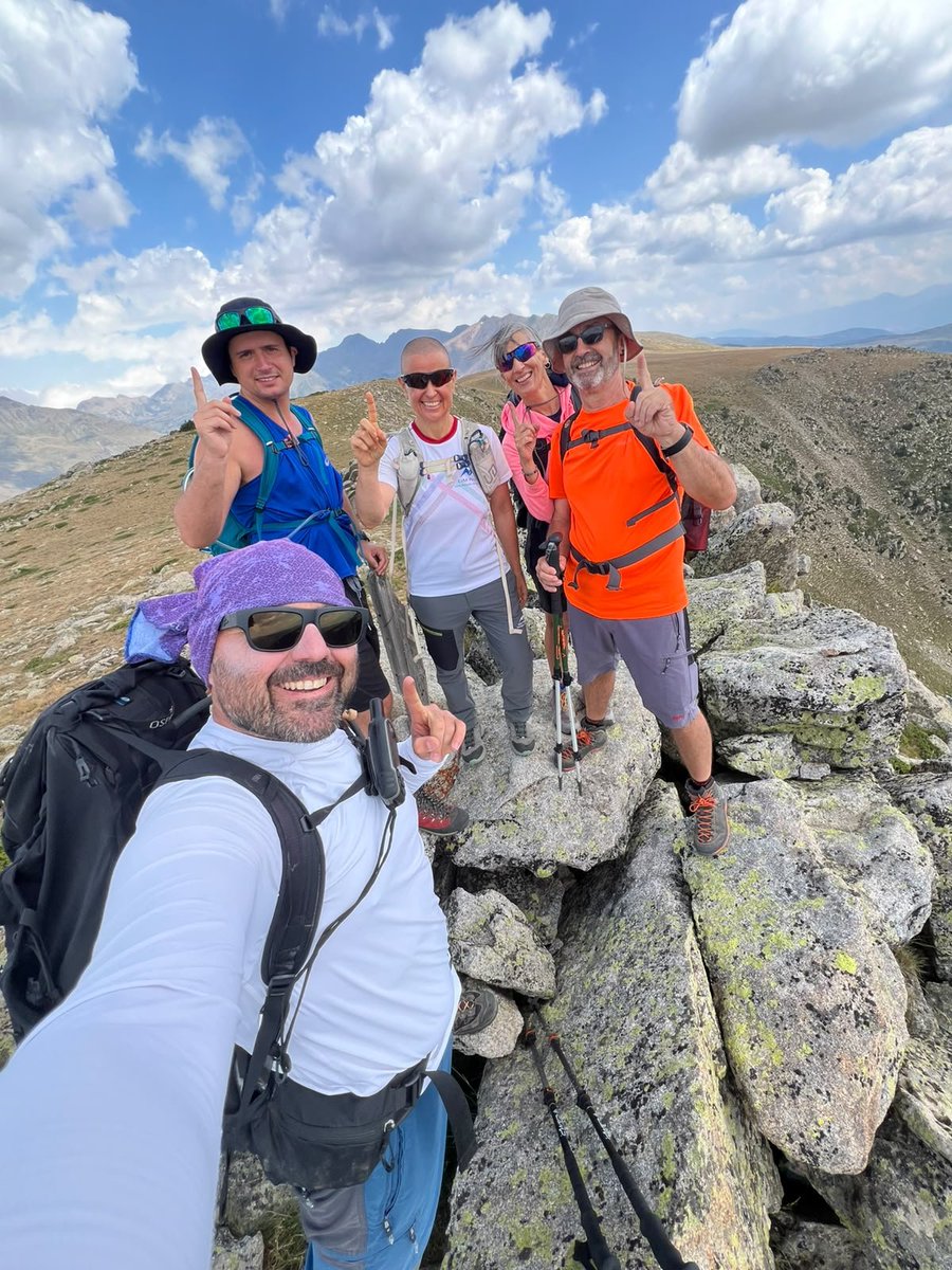 somcimproject's tweet photo. Avui la nostra secció d’EXI2 ha marxat fins a Porté Puymorens (França) per fer una ruta bonica i tranquil·la fins El Punxó 2581m: 17,1km. i +963m.

L'humor, riures, històries i el conèixer persones noves, ha omplert una ruta que ha agradat molt.

Seguim! 💜🫂♾️ https://t.co/Vb6ppQNZ4V