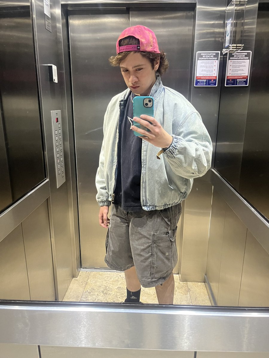 x_boyyyyy's tweet photo. yo y eso po 🕶️🕶️ https://t.co/FwNWxdDTJI