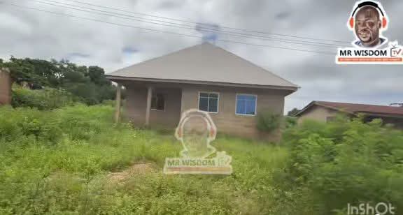 TheYorubaTimes's tweet photo. Sunday Igboho Visits Deserted Owa-Onire as Locals Blame Fulani Bandits for Empty Community

Chief Sunday Igboho toured Owa-Onire in Kwara State, where the palace, schools, churches and mosques stood empty. Residents and hunters in the area said the community was abandoned after repeated attacks by Fulani bandits.