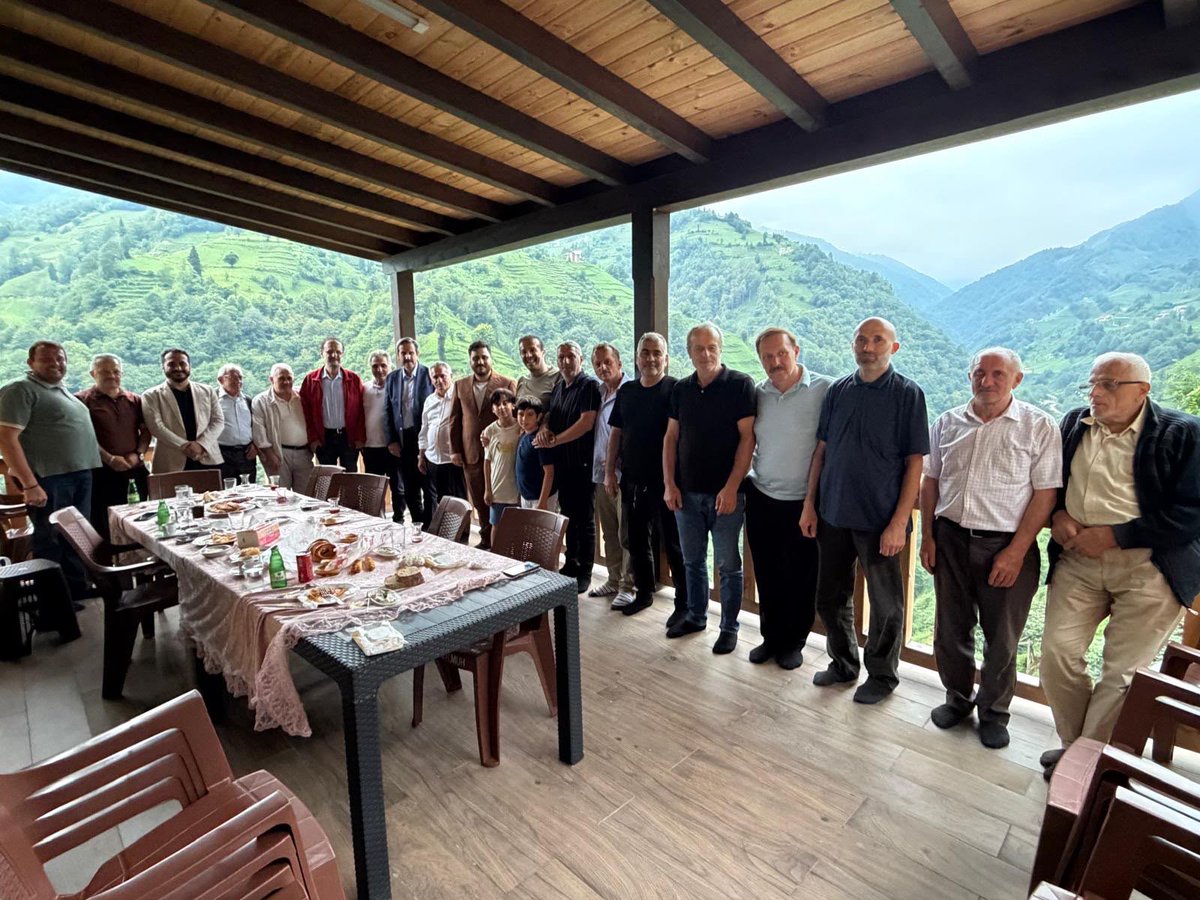 huseyinbas_BTP's tweet photo. Bugün Rize Ardeşen Önder Köyü’ndeydik. Kıymetli dostlarla memleketimizin dertlerini, yarınlara dair umutlarımızı ve çözümlerimizi konuştuk. Misafirperverlikleri için teşekkür ediyorum. https://t.co/hQpfvyJyVm
