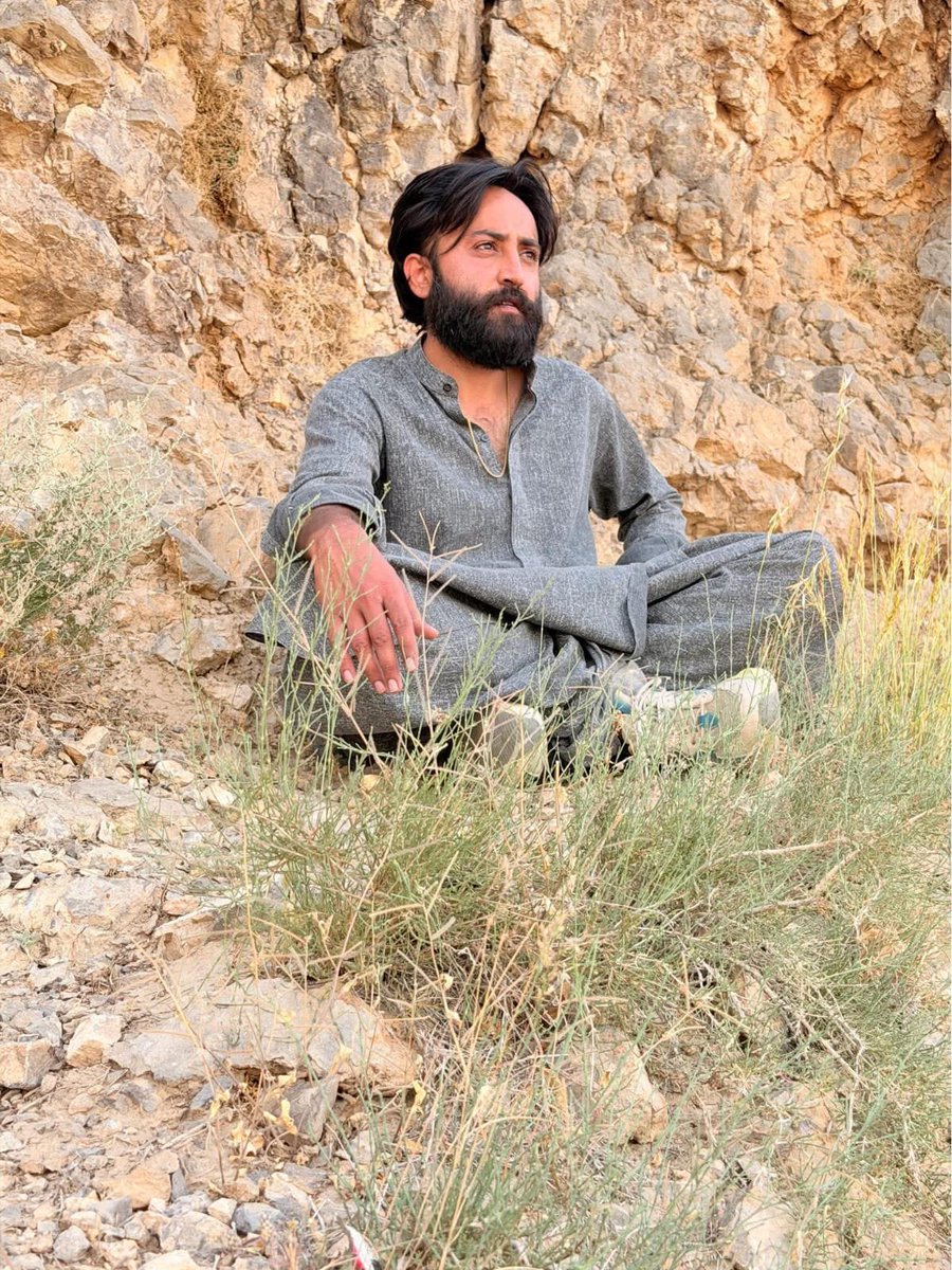 RiziBaloch1's tweet photo. Sociology teaches us how power structures operate. Jiand Baloch organized against those oppressive structures peacefully. His abduction is a violent attempt to maintain the state's structural dominance. #ReleaseJiandBaloch https://t.co/cxnpSji5uk