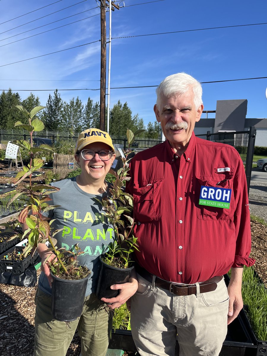 cliffgroh4ak's tweet photo. Come on down today (Saturday) to the native plants sale at Government Hill Commons up until 1 pm. Emily Becker of the Anchorage Soil &amp; Water Conservation District shows off the red oiser dogwood. #akleg #akelect https://t.co/ipWNbjSrTj