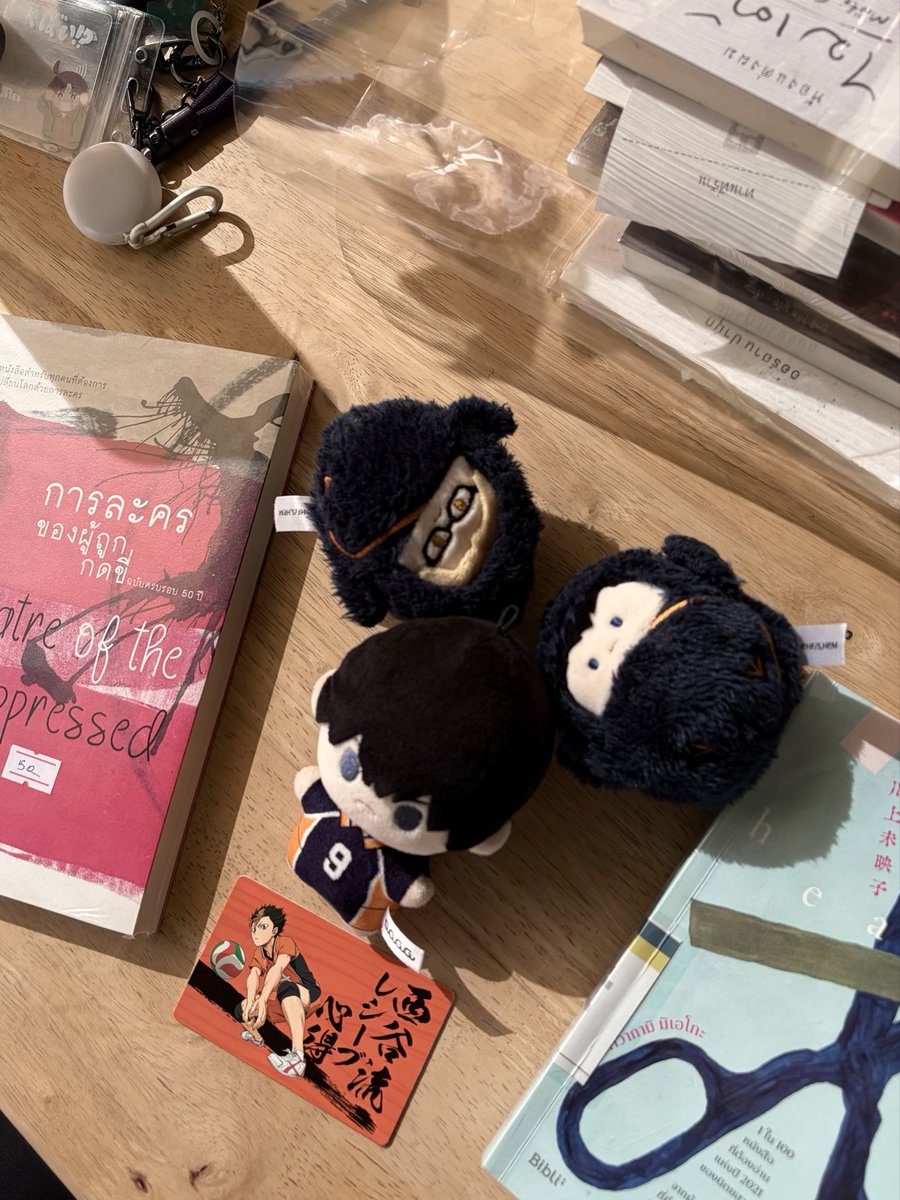 tybububoo's tweet photo. ชอบมากหนังสือลดราคาเนี่ย 😳 
(นี่ได้มา 5 เล่ม 400 ถ้วน)

นสลดราคาเริ่มต้นที่ 50 บาท มีหลายสนพเลย และบางเรื่องก็ยังอยู่ในซีล (เช่น บทจร) 

@ สวนเงินมีมา https://t.co/A2QsigjFnQ