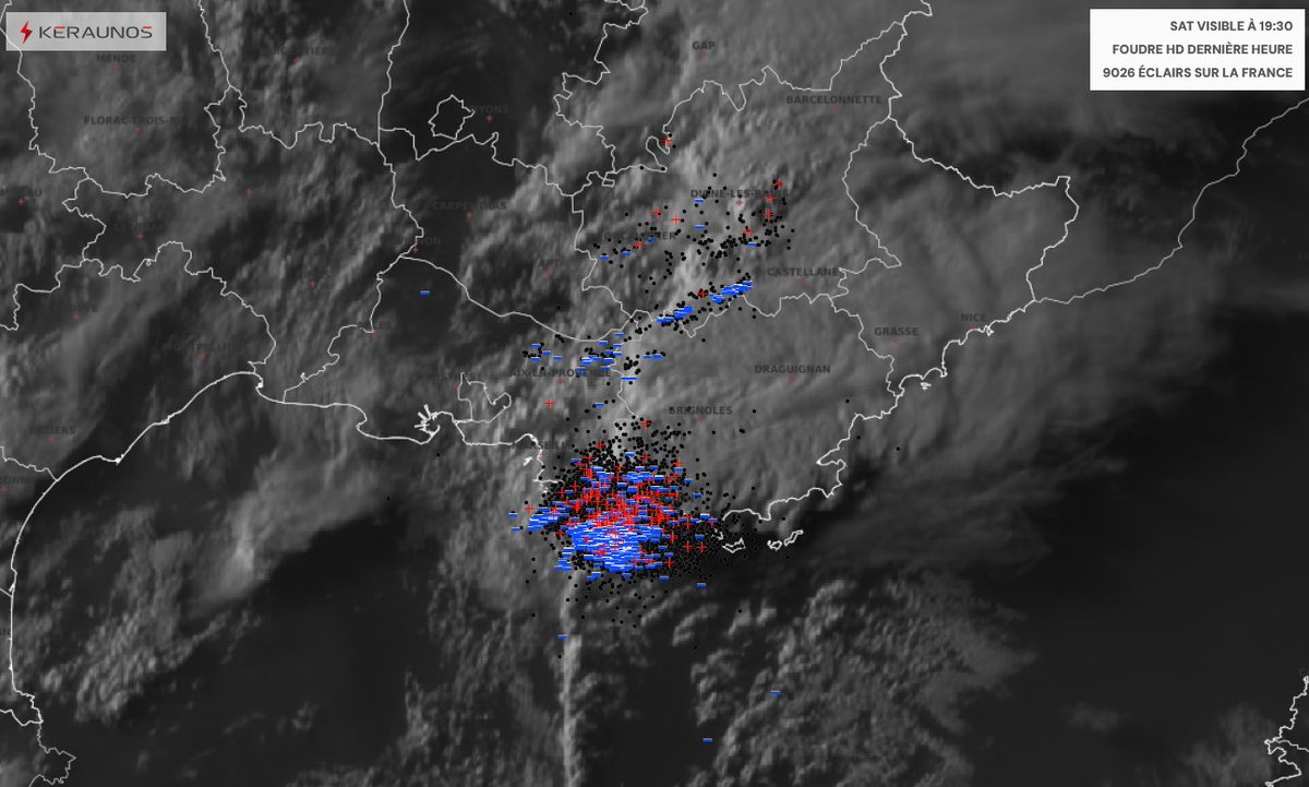 KeraunosObs's tweet photo. Un système orageux virulent vient de se constituer sur le sud-ouest du Var, avec pluies intenses et mitraillage de foudre (2400 éclairs en 1h sous la colonne convective principale). Risque d'orage fort à violent sur tout le sud du Var dans l'heure à venir : https://t.co/3LZy9Ifrlx