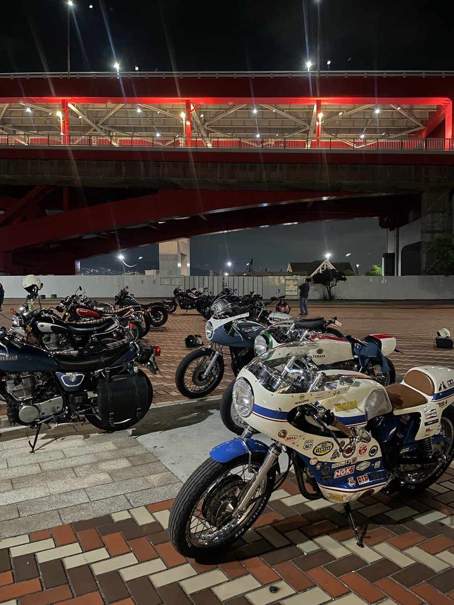 nicobuco's tweet photo. 朝から足回りバラしてるからの組み上げてふらっと神戸まで

フォークオイルセッティングちょっと硬かった…
また気が向いたら見直そう https://t.co/6qH7nd5JhO
