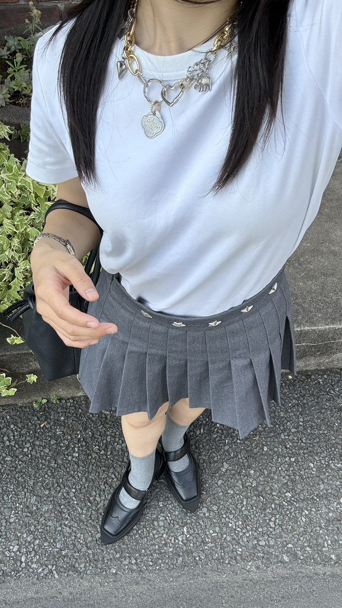 7Rfwc's tweet photo. AKIKOAOKIの靴とチェリーパイ🍒🍨 https://t.co/FJNckHXPAR