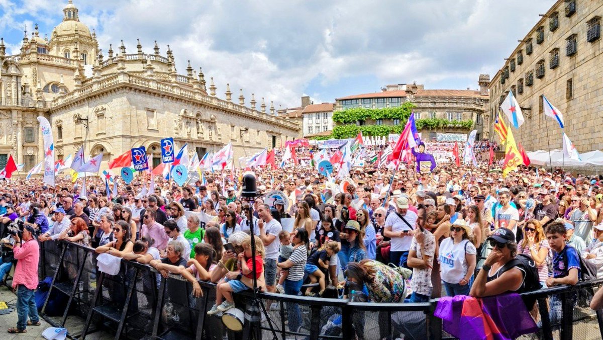 contradiscurso's tweet photo. Un #25dexullo espectacular! Unha verdadeira maré de conciencia nacional a empurrar a causa da soberanía. Soberanía para mudalo todo. Para erguermos a Galiza próspera, igualitaria, de xustiza social e radicalmente democrática que soñamos. 

Avante, sen tregua: REPÚBLICA GALEGA! https://t.co/qYjhcpi8hZ