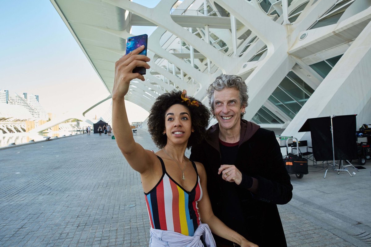 brinatello's tweet photo. #OTD (July 25, 2016): Ten years ago, filming began in Valencia, Spain at the City of Arts and Sciences for the #DoctorWho episode, #Smile (by @frankcottrell_b) with the #TwelfthDoctor (#PeterCapaldi) and #BillPotts (#PearlMackie) visiting a futuristic colony. 📸: @simonridgway. https://t.co/0ybWDcN2ii