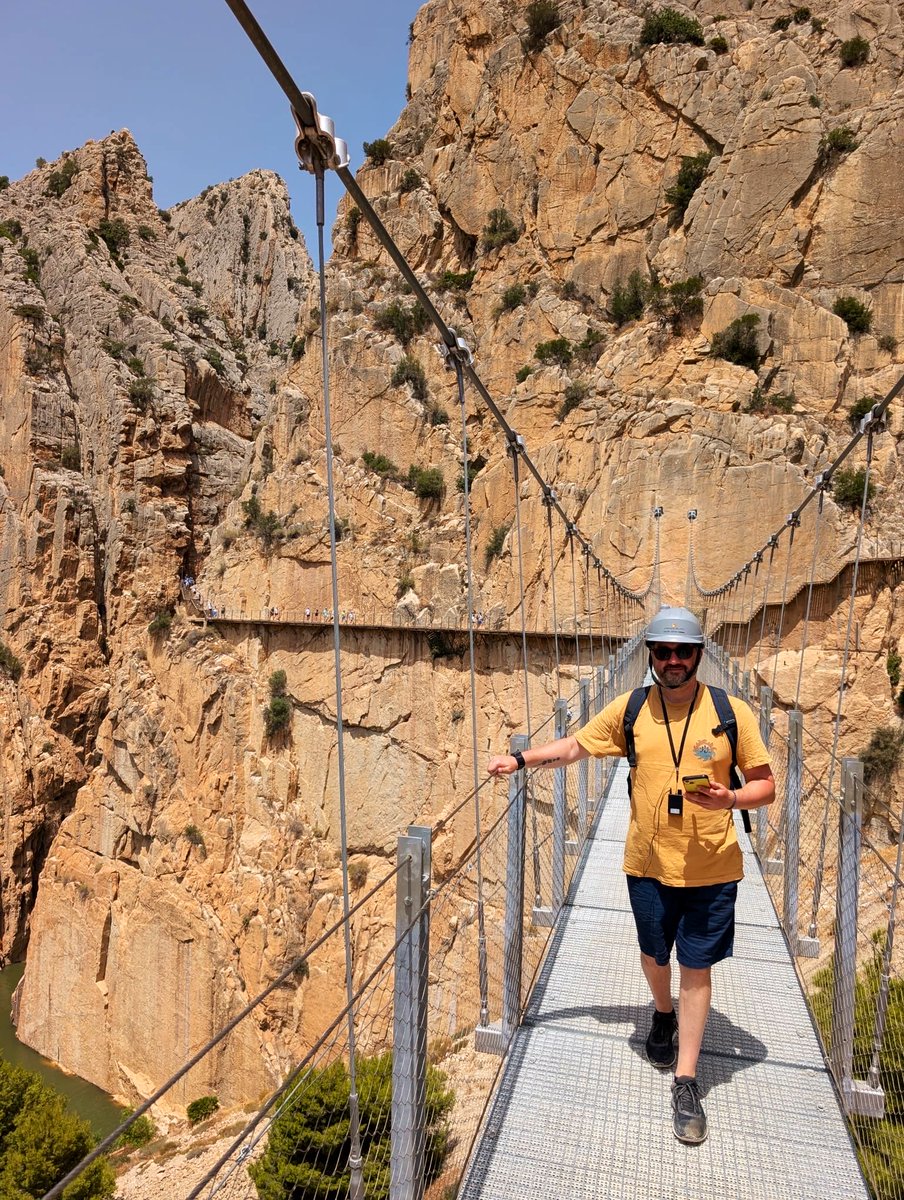SimonC8519's tweet photo. Caminito del Rey https://t.co/s8NzIHdtrn