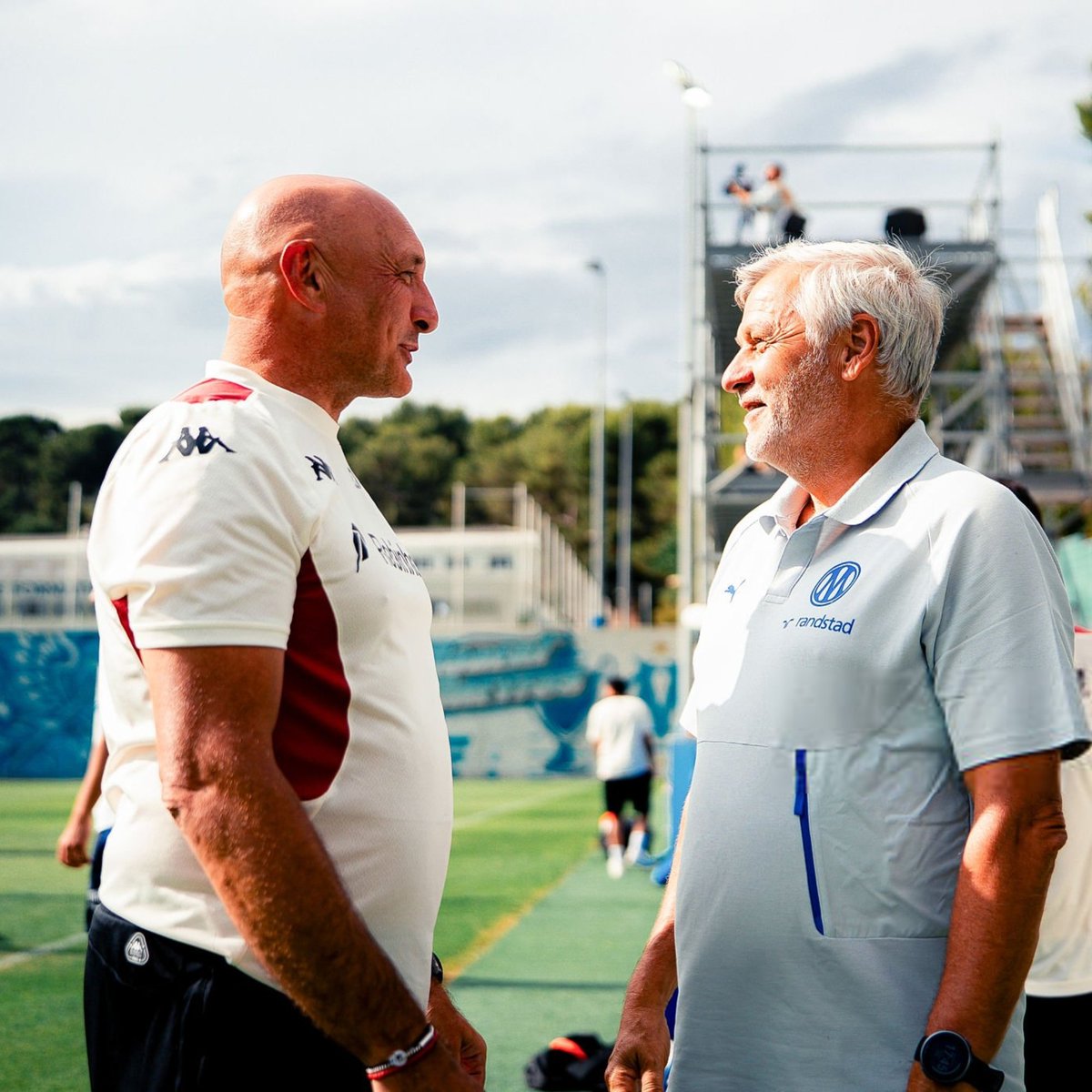 _BeFootball's tweet photo. 🚨 L'OM S'INCLINE LOURDEMENT FACE À NICE !! 🥶💙

Premier revers pour Bruno Génésio sur le banc marseillais lors de ce match de préparation.

LA DOUCHE FROIDE https://t.co/LqoGQg4xYj