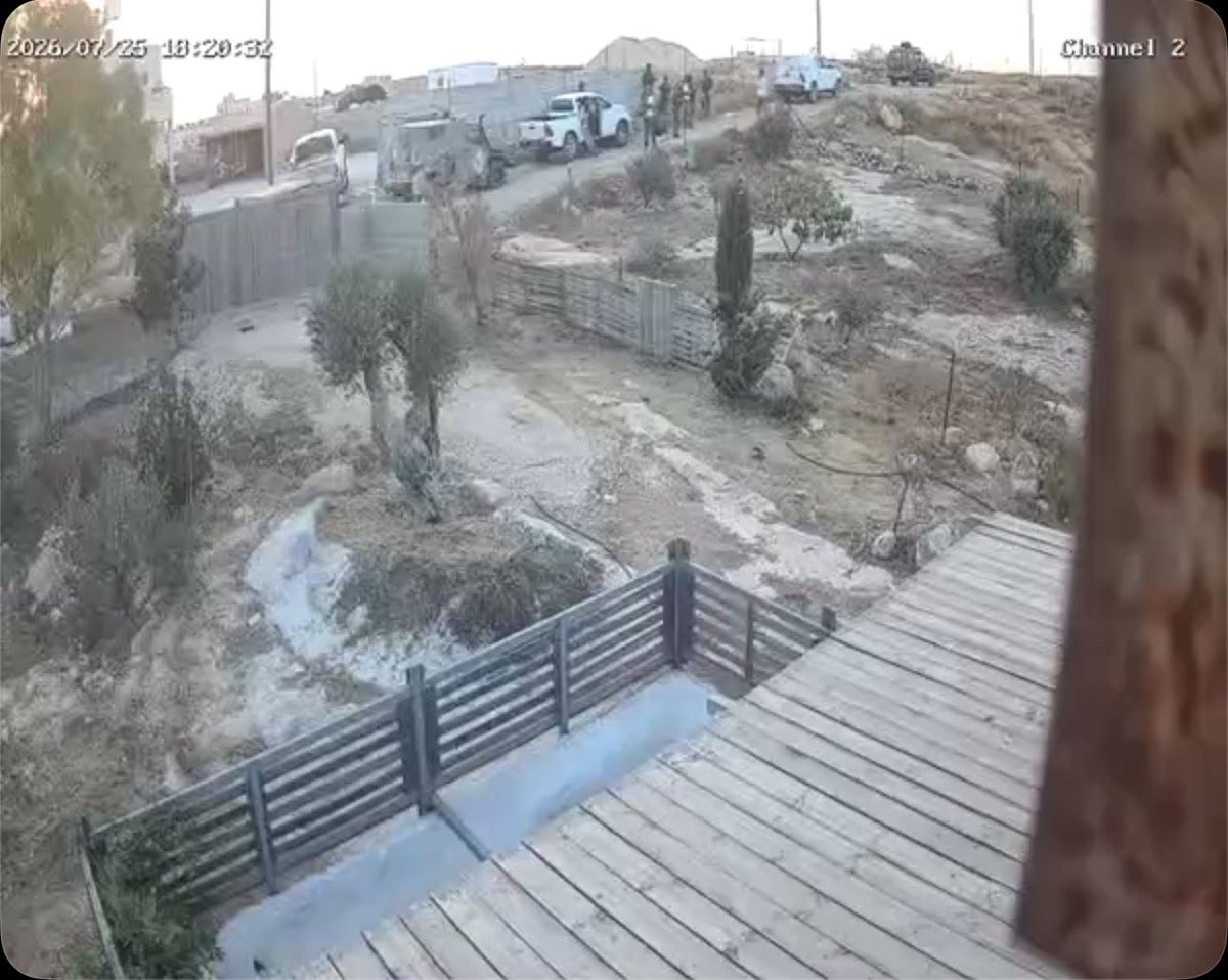 DropSiteNews's tweet photo. 🔴 Another Palestinian Seizes Settler’s Weapon, Opens Fire Near Susya

A Palestinian man seized a weapon from an Israeli settler, allegedly opened fire and escaped near the village of Susya in Masafer Yatta, south of Hebron, according to Israeli media.

The settler was taken to Soroka Hospital in moderate condition. Israeli Army Radio said he suffered a head injury after being struck by a stone and did not appear to have been wounded by gunfire.

Israeli forces launched an extensive search across the area, raiding the surroundings of Susya and deploying aircraft. Channel 14 later reported that the stolen weapon had been recovered, but that forces had not located the Palestinian man.

The incident comes one day after Farouk Ramadan, a Palestinian from the village of Tell near Nablus, disarmed an Israeli settler during a settler assault and killed a man who was threatening him. Israeli forces later murdered Ramadan and three of his relatives, detained dozens of villagers, raided his family home and began preparations to demolish it.