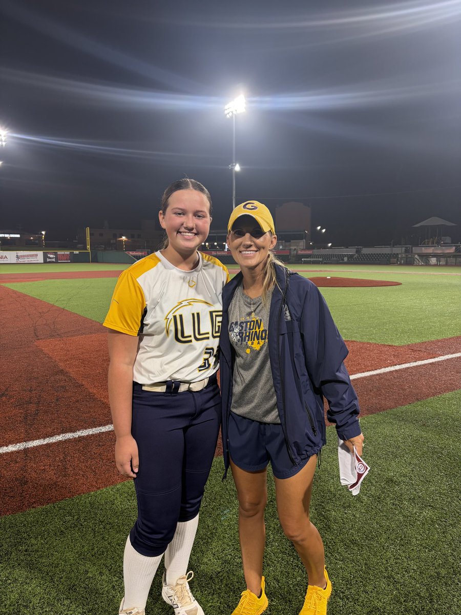 ChloeHMoore37's tweet photo. Thank you to the coaching staff for your instruction and valuable feedback. I’m grateful for every opportunity to learn, grow, and compete. Go Rhinos! @Org_LLG @SmithLLG @GCRhinosSB @Coach_Stu @CoastRecruits @SBRRetweets https://t.co/AzNlSdSPVv