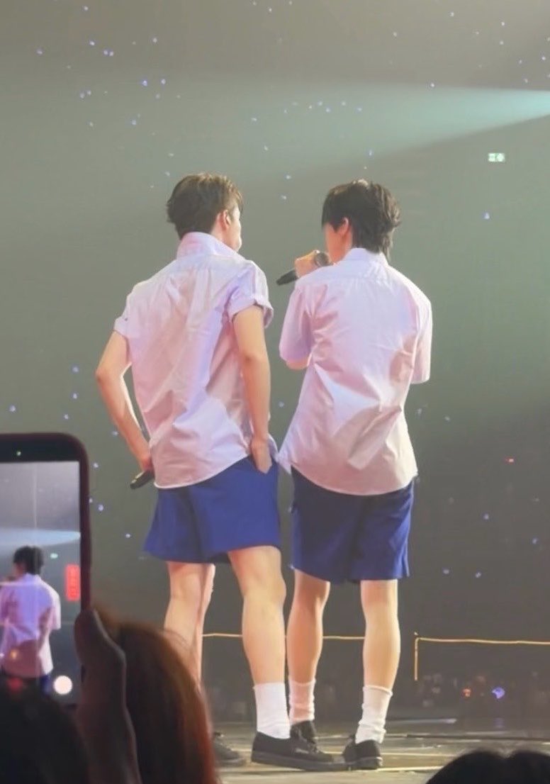 yoursmmo's tweet photo. ภูคาร์ชัดจังวะว่าเด็กหลังห้อง แต่ชอบไปวุ่นวายกับรองสภาทุกวัน แอ๊บให้ติวหนังสือแต่จริงๆตัวเองก็เรียนเก่ง https://t.co/7y290Is6NH