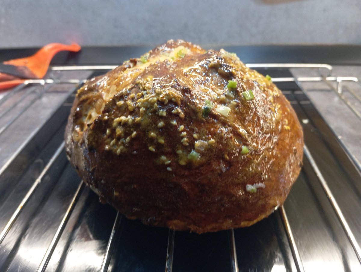 fIeshwires's tweet photo. y'all look at this bread i just baked https://t.co/uOI8FuDjG5