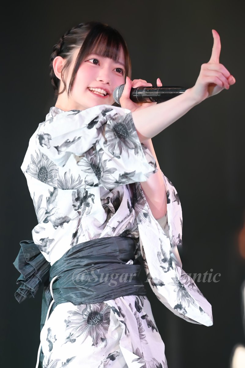 Sugar_Romantic's tweet photo. すんごいインパクトのチェキツイ()しかTLに流れてこなくてイメージと実物が一致してい無さすぎて今の今まで気づかなかったのですが、撮ったことがありましたwww
実物は本当に可愛かった😆
#わたあめふわり https://t.co/k2XNWfmjDL