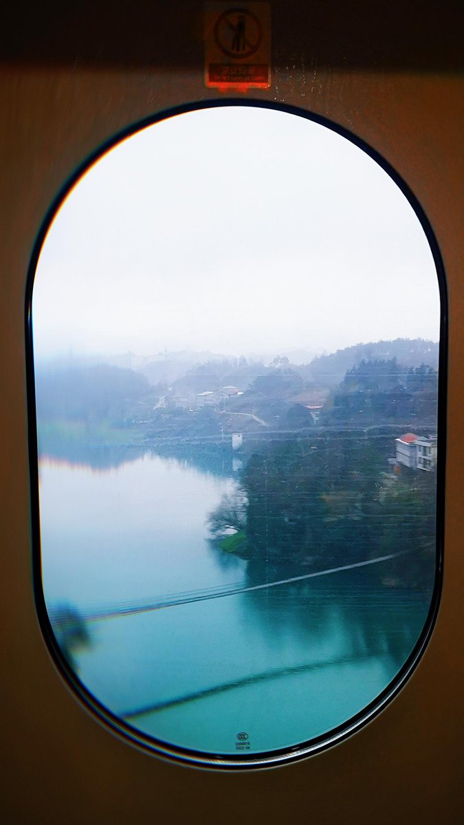 cheolsu56129's tweet photo. Just touched down in Vancouver! Fresh mountain air and sea views already hitting different. Excited to explore the city’s hidden cafes and Stanley Park today https://t.co/38NyxIJSKT