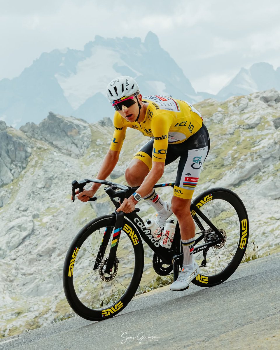 Arcalis1997's tweet photo. Tadej Pogačar 📸 by Szymon Gruchalski

#TourDeFrance #Stage20 https://t.co/PdNTRPbSqf