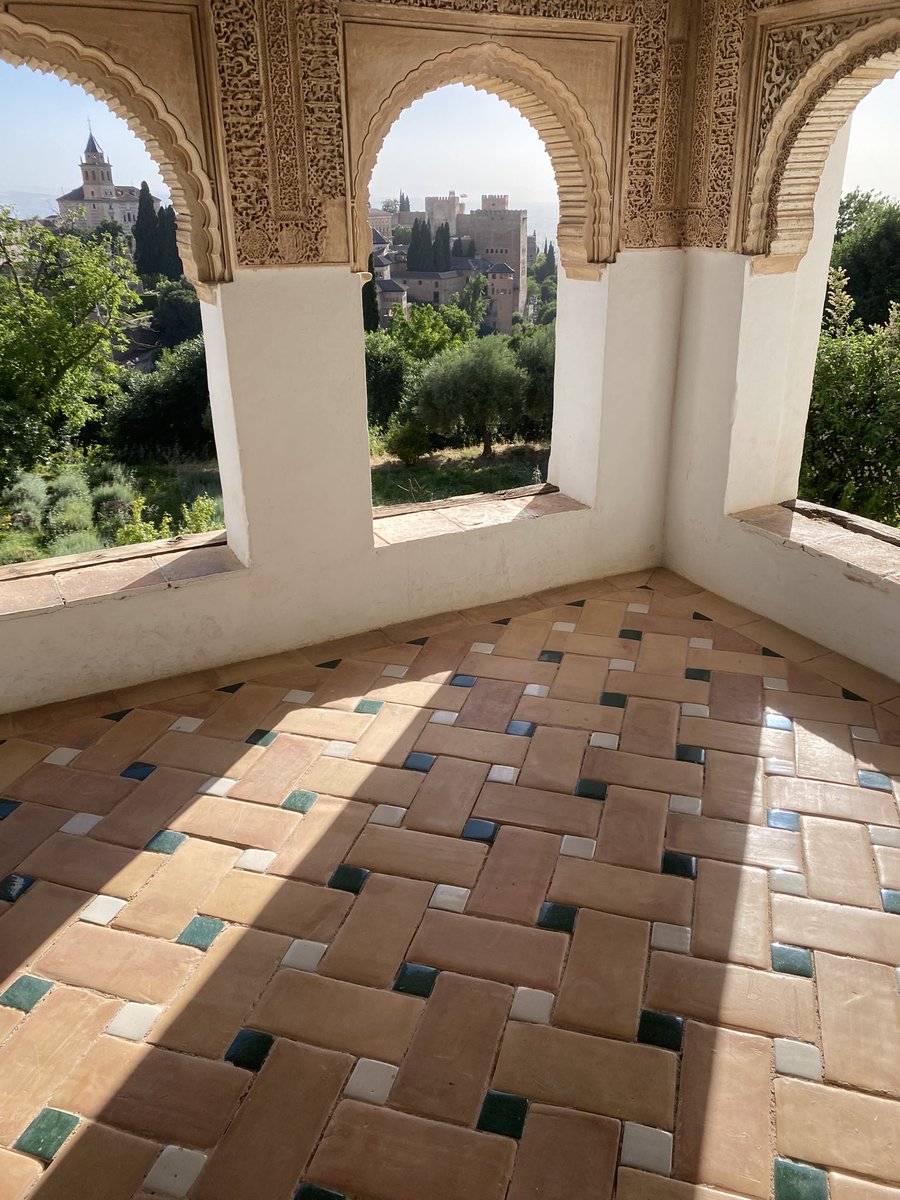 baetis77's tweet photo. El Generalife de la Alhambra. https://t.co/L2d9aMPqt7