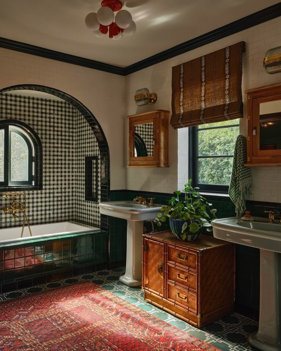 pamvonhadder's tweet photo. anyone else obsessed with pretty bathrooms? 🥹💕 https://t.co/kP1t7K5XdC