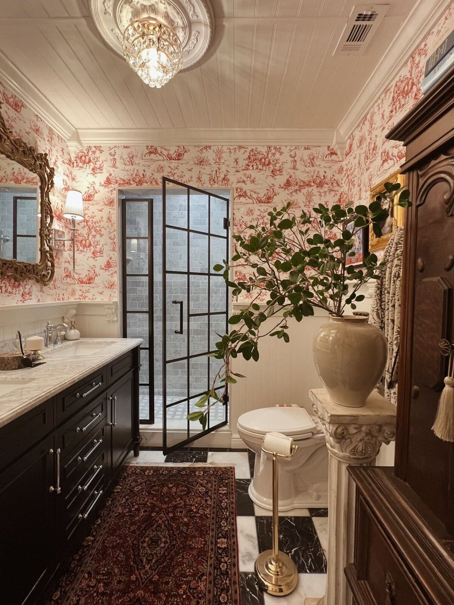 pamvonhadder's tweet photo. anyone else obsessed with pretty bathrooms? 🥹💕 https://t.co/kP1t7K5XdC
