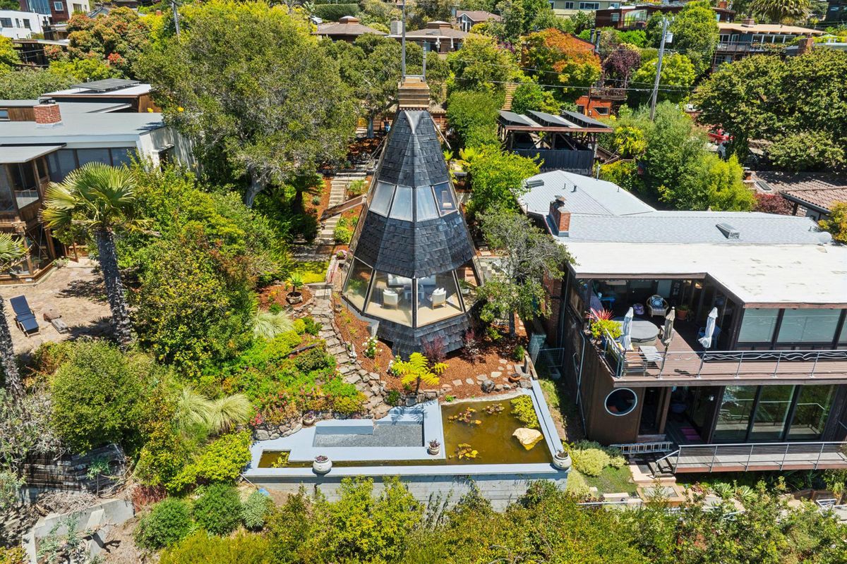SFGate's tweet photo. Bay Area's wildest house just hit the market for the first time https://t.co/D3986LJdu3 https://t.co/0P8TJHqmZA