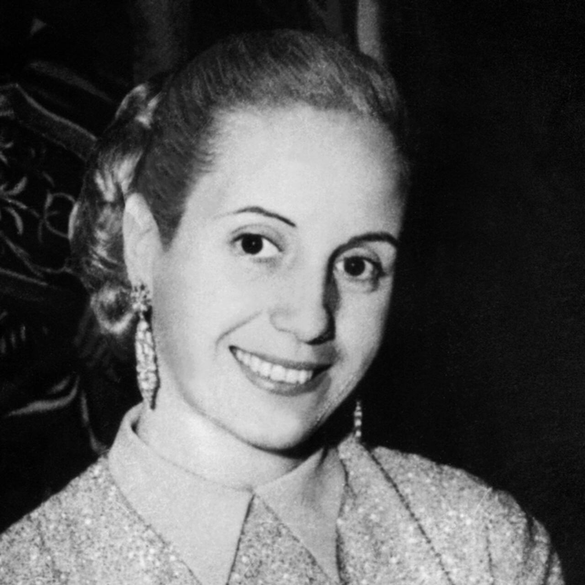 Laoncediez's tweet photo. [HOY] Homenaje a Eva Perón en #ClubDeFans Eliseo Álvarez

Participan Bernarda Llorente, Kelly Olmos, Juan Sasturain, Liliana Gurdulich y Carolina Papaleo

por https://t.co/QJjg0Tr2I0 https://t.co/ozocJHao6f
