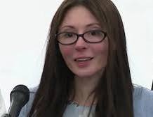 horns_headlocks's tweet photo. Anyone else think of this when they saw it or just me? Since when she wear glasses? https://t.co/Apmzuapcxe