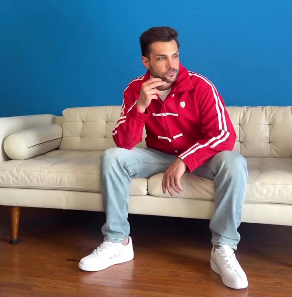 jeonsgalaxies's tweet photo. aaahhh nicola x k-swiss méxico ❤️‍🔥

#NicolaPorcella https://t.co/9aCdK68w9M