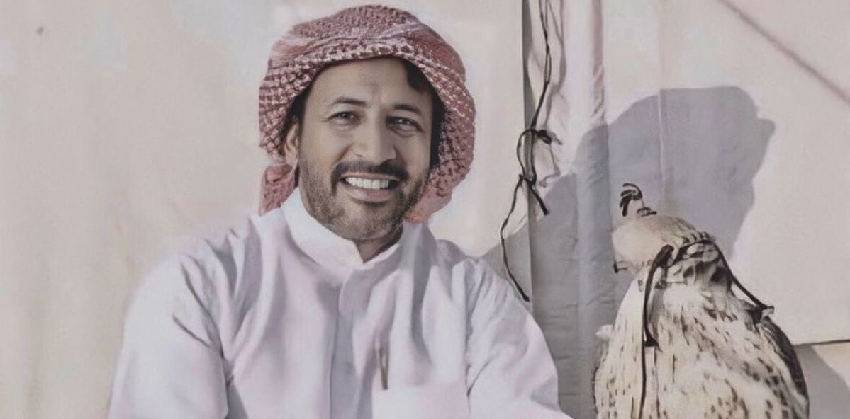 _meeyr's tweet photo. لا تحسب إن الوقت لاشان ما زان
ولاتحسب إنك بتعدا نصيبك

الأرزاق مكتوبه وللدهر عوان
واللي كتبه الله عليك بيصيبك

العمر عسر ويسر و افراح واحزان
ترزق بمولودك وتدفن قريبك

هذي هي الدنيا لها أشكال و الوان
تضحك لك و تلقى بها ما يريبك https://t.co/V3yoxRyG17