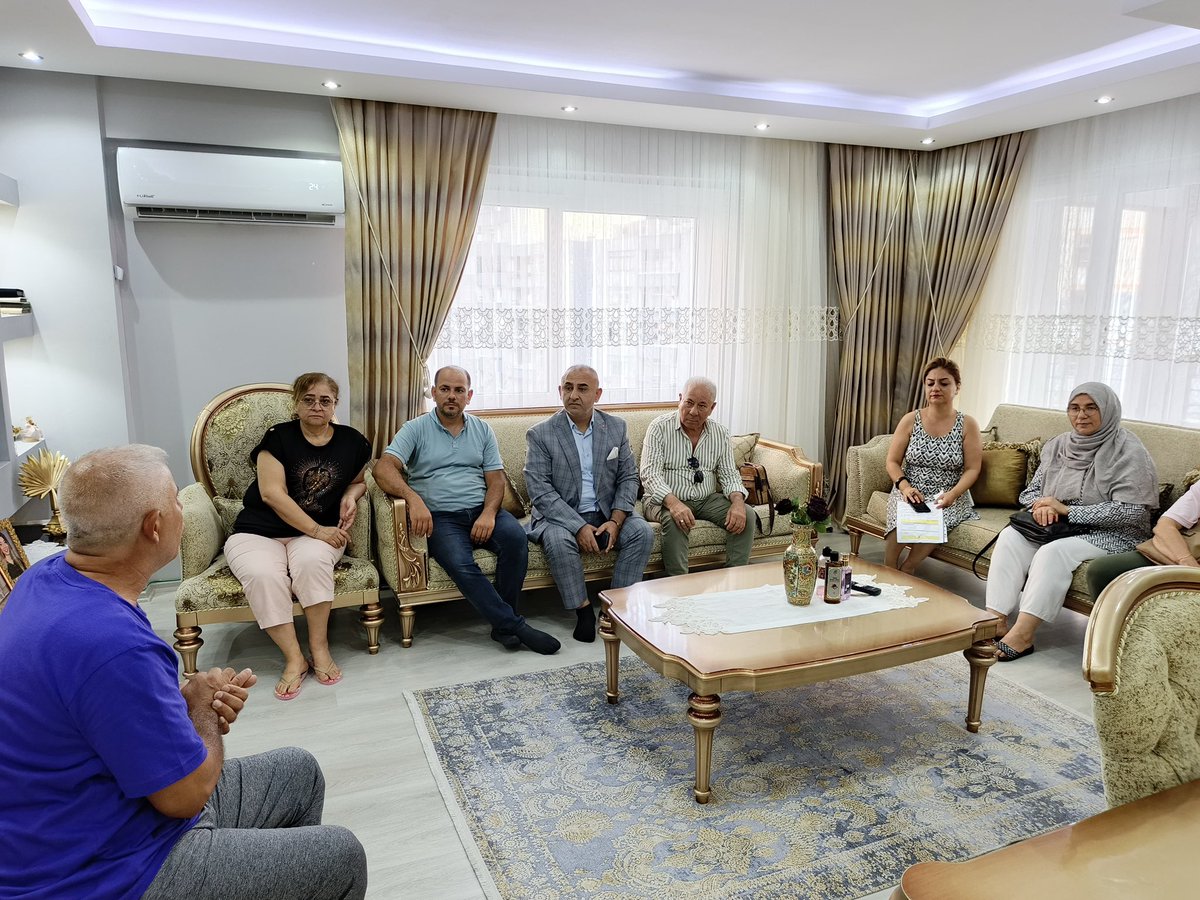 AkpartiCukurova's tweet photo. “AK Parti teşkilatları olarak hemşehrilerimizle gönül bağımızı güçlendirmeye devam ediyoruz.”

Toros Mahallemizde kıymetli hemşehrimiz Hamza İnal’ı evinde ziyaret ederek muhabbet ettik. Misafirperverliği için gönülden teşekkür ediyor, hayırlı ve bereketli günler diliyoruz. https://t.co/XevJrU2XMy