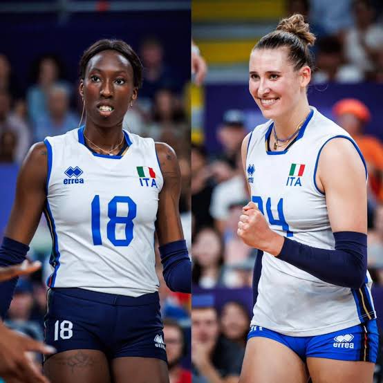 _EliteDoVolei's tweet photo. ZÉ ROBERTO GIGANTE 

Falem o que for, mas eu não vi nesse mundo outro treinador que monta um sistema tático capaz de parar Egonu e Antropova.

Os piores jogos da Egonu sempre foram contra o Brasil. Hoje ele fez o mesmo com a Antropova. 

Mas ele tá ultrapassado, né? https://t.co/Fg16xM0nAx