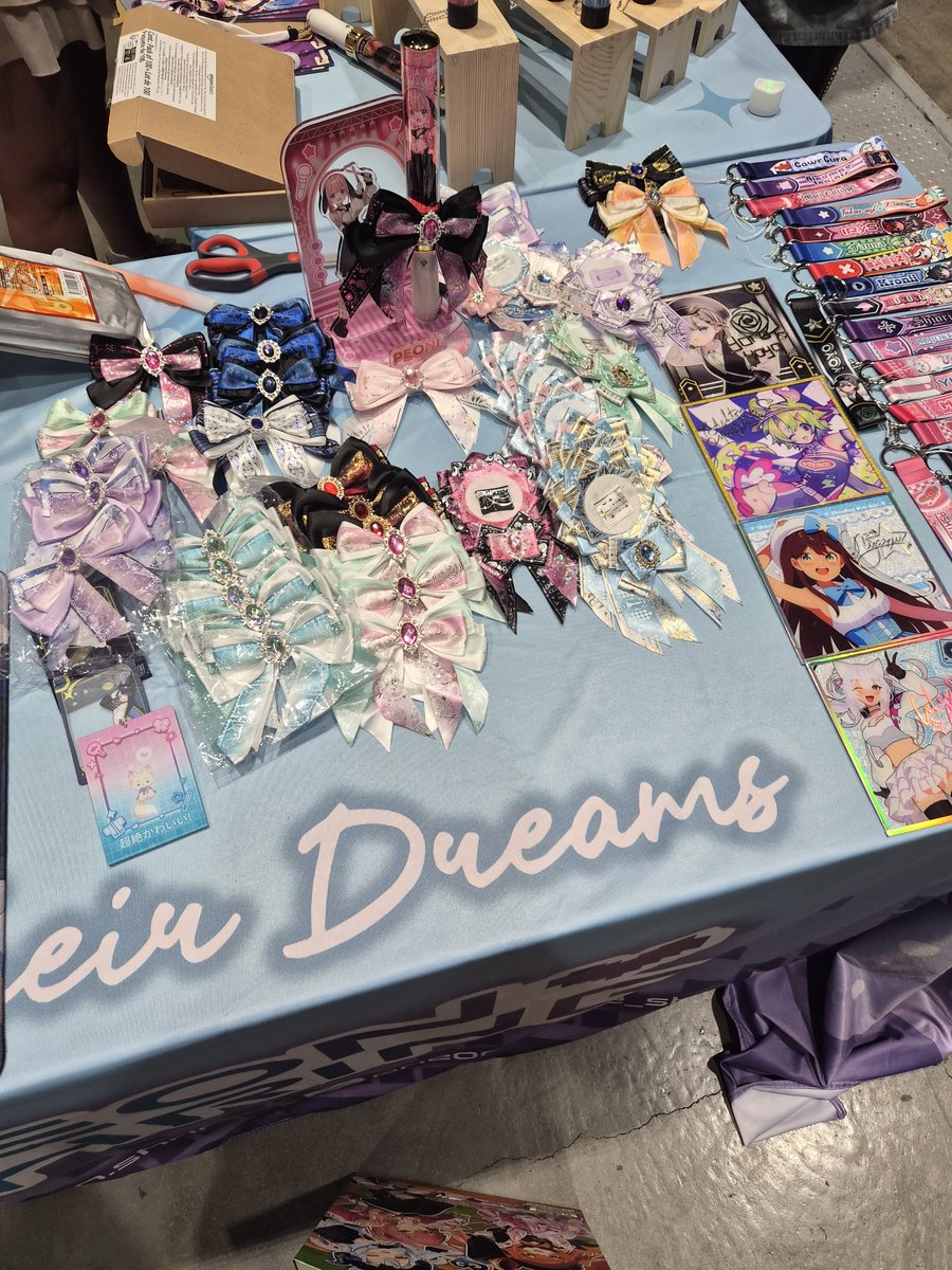 MAKE SURE TO GET YOUR PENLIGHT
Let's shine together at Offkai Expo! ✨ #NeonS...