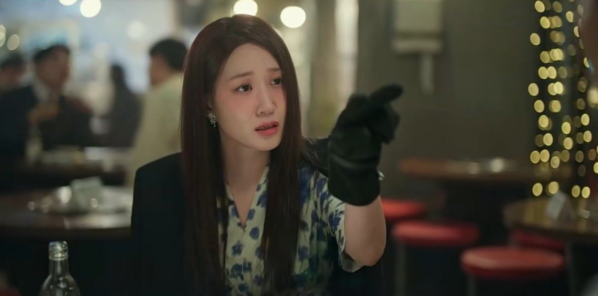 luvpeb's tweet photo. Drunk yeori looking gorgeous #SpookyInLove https://t.co/VtJ7y5O9bL