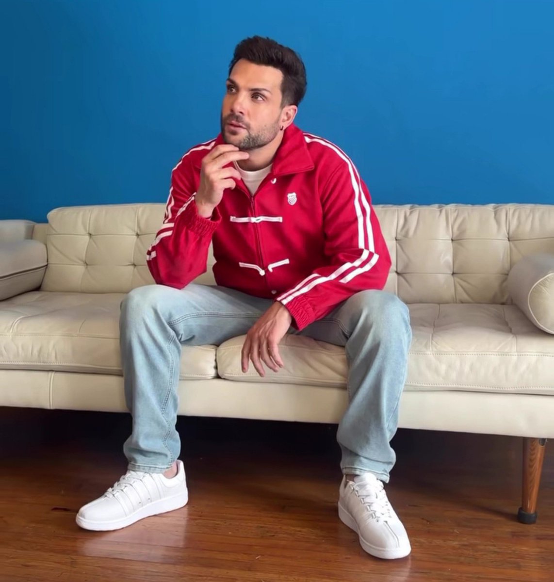 jeonsgalaxies's tweet photo. aaahhh nicola x k-swiss méxico ❤️‍🔥

#NicolaPorcella https://t.co/9aCdK68w9M