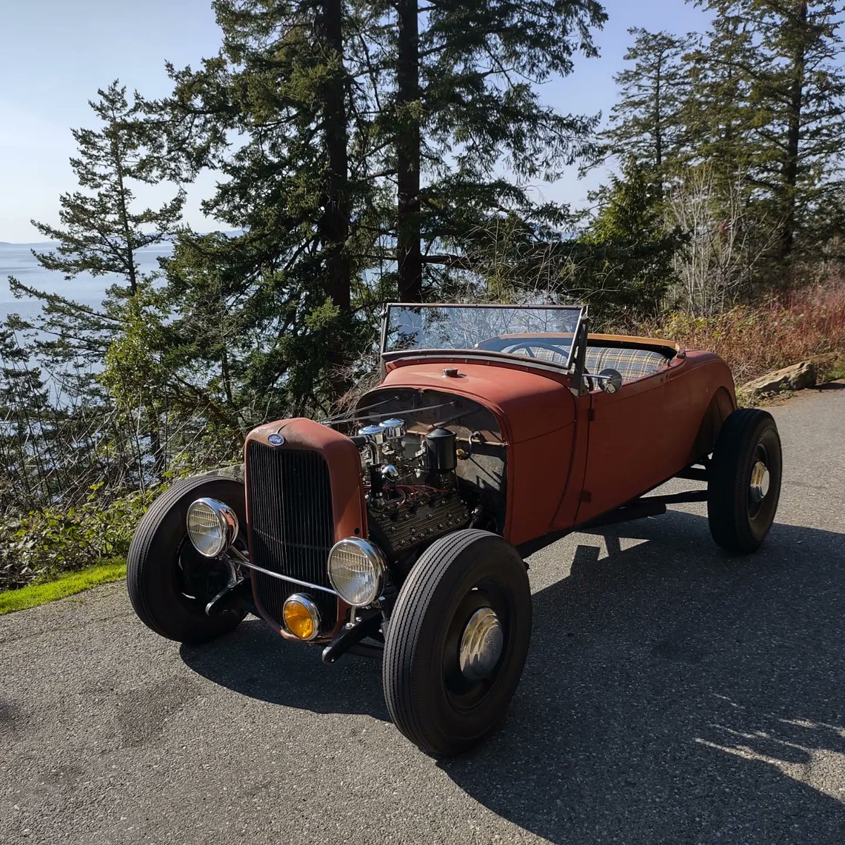 msingleton916's tweet photo. I think the saying goes "Roadsters of the similar feather, flock together." 
 #modela #flatheadv8 #korsairscc https://t.co/UiM2xRYRrc