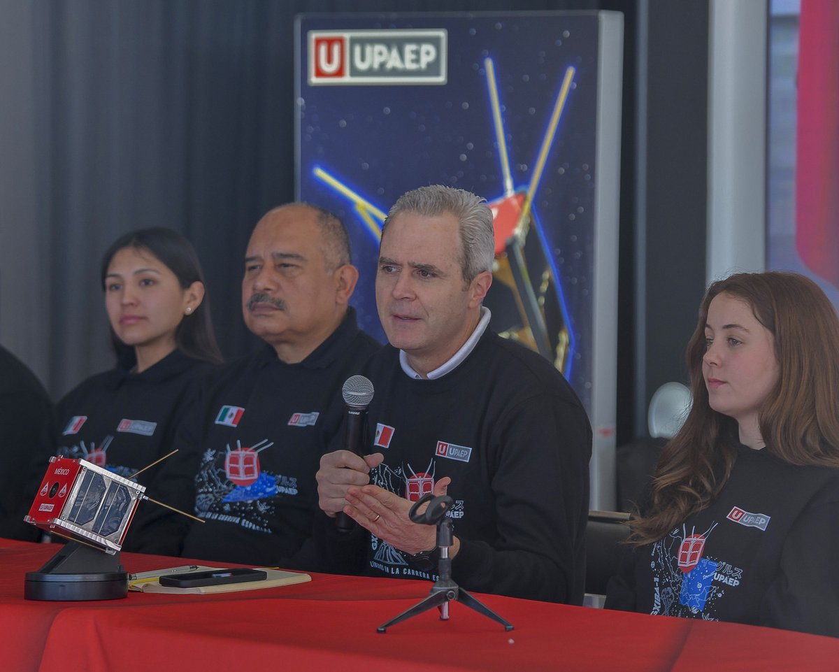 RectorUPAEP's tweet photo. Llevar el nombre de nuestra universidad y de México de vuelta al espacio. Con el despliegue del nanosatélite Gxiba-1, demostramos que la ciencia de frontera y la vocación de servicio van de la mano. Mi mayor reconocimiento a los estudiantes, docentes e investigadores que hicieron realidad este logro. Qué enorme orgullo haber coincidido con su talento en este viaje de grandeza. 🛰️🌌