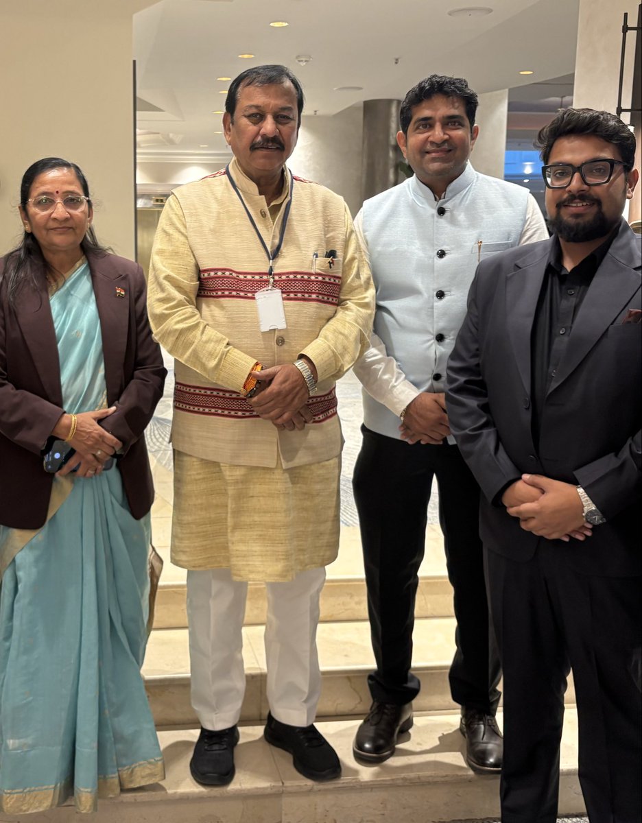 Rajat_ja's tweet photo. Proud to have been part of the business delegation to Romania led by the Hon’ble President of India @rashtrapatibhvn. It was an honour to meet the President of Romania and discuss opportunities for expansion in Europe alongside India’s Ministers of State. @SunfoxTech @startupindia @ficci_india