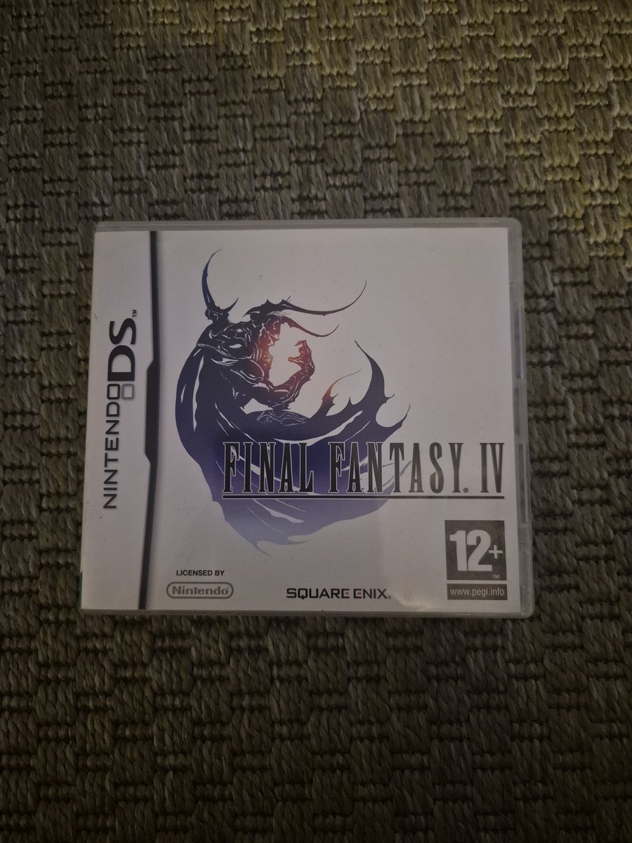 iamconsoled's tweet photo. Oyun oynayamıyorum ama hala koleksiyonumdan paylaşım yapabilirim. #FinalFantasyIV #koleksiyon #NintendoDS https://t.co/UuLlgu8kuE