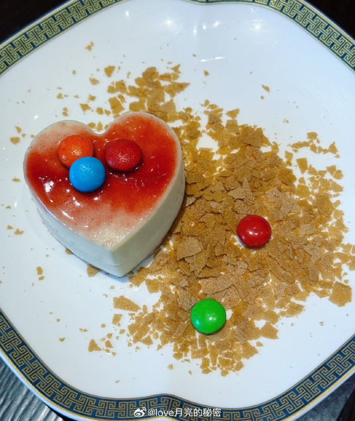 Aq_1907's tweet photo. 刚出炉的黄油曲奇香到邻居敲门要链接，新手也一次成功的零失败配方，今天的快乐是烘焙给的！ https://t.co/8103PO5OWE