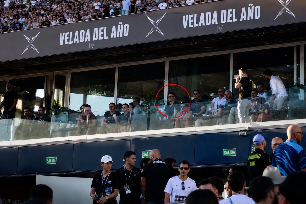 LordBetstUS's tweet photo. CRISTIANO HA SIDO VISTO EN LA VELADA 👇🏼

#VeladaDelAñoVI #velada #ibai #parce #fabiana