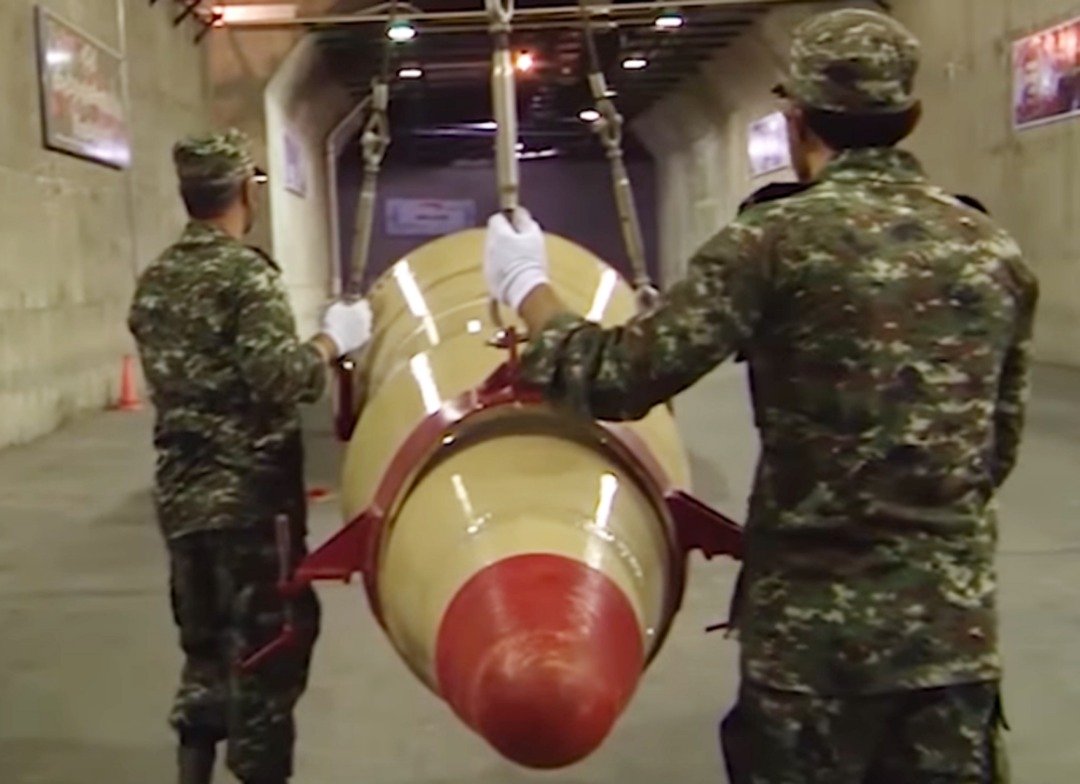 IRGC_Press's tweet photo. IRGC: Our destructive warheads are equipped with harmonic detonation systems that wipe fortifications off the face of the earth. https://t.co/94tFORDcaS
